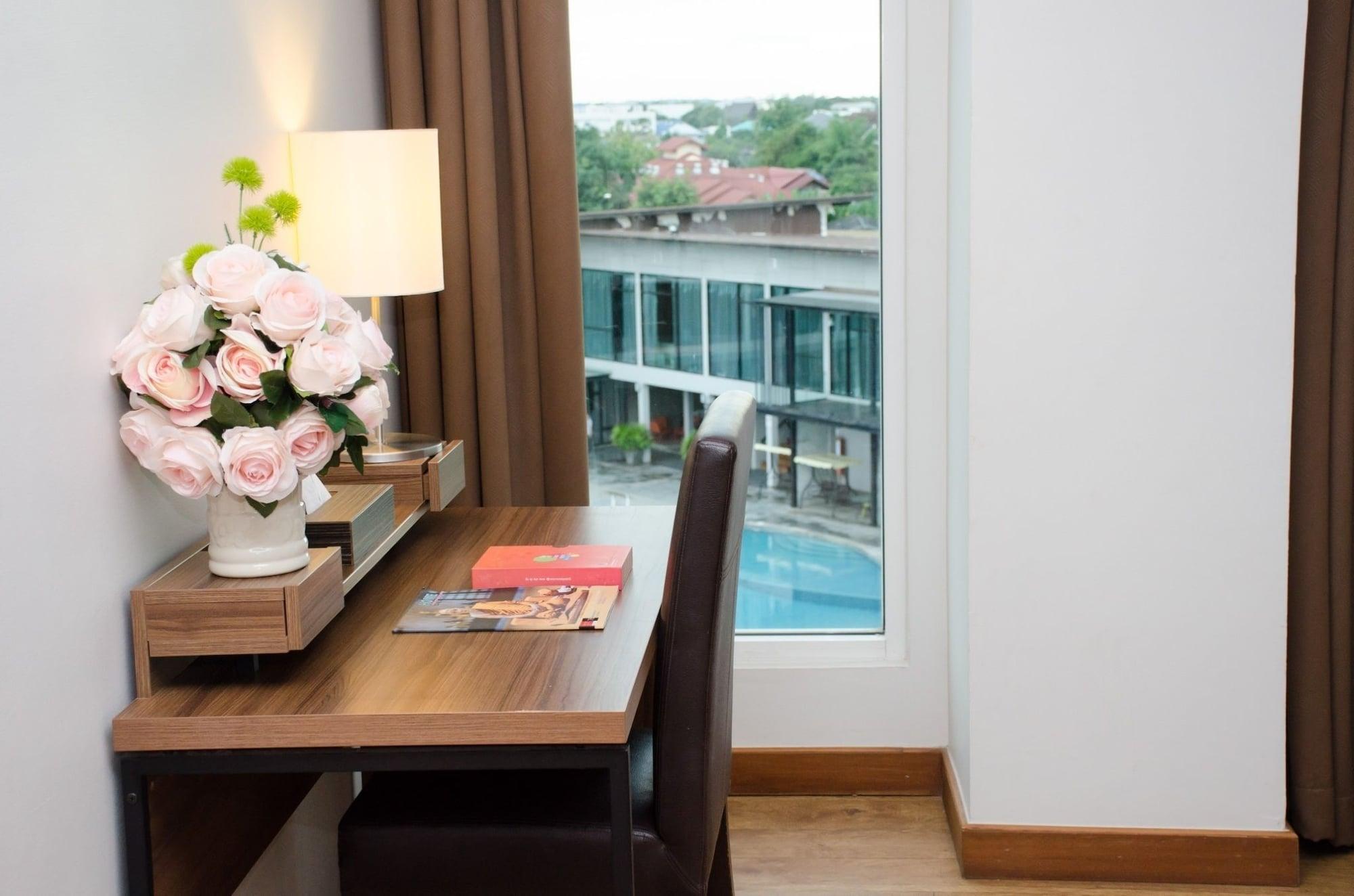 Prajaktra Design Hotel Udon Thani Exteriör bild