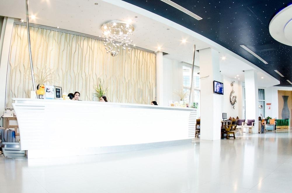 Prajaktra Design Hotel Udon Thani Exteriör bild